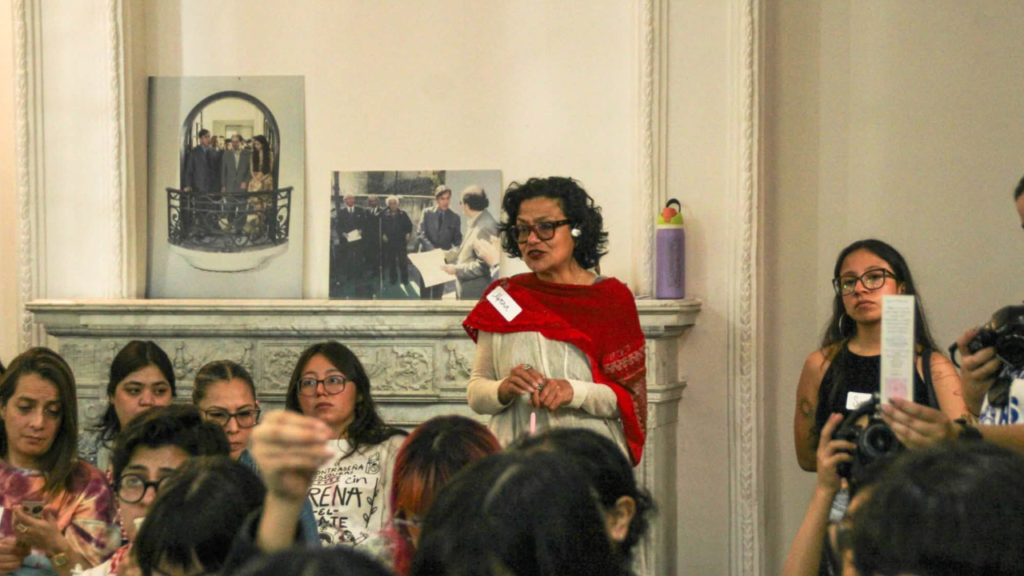 Así buscan combatir la violencia digital contra las mujeres en México