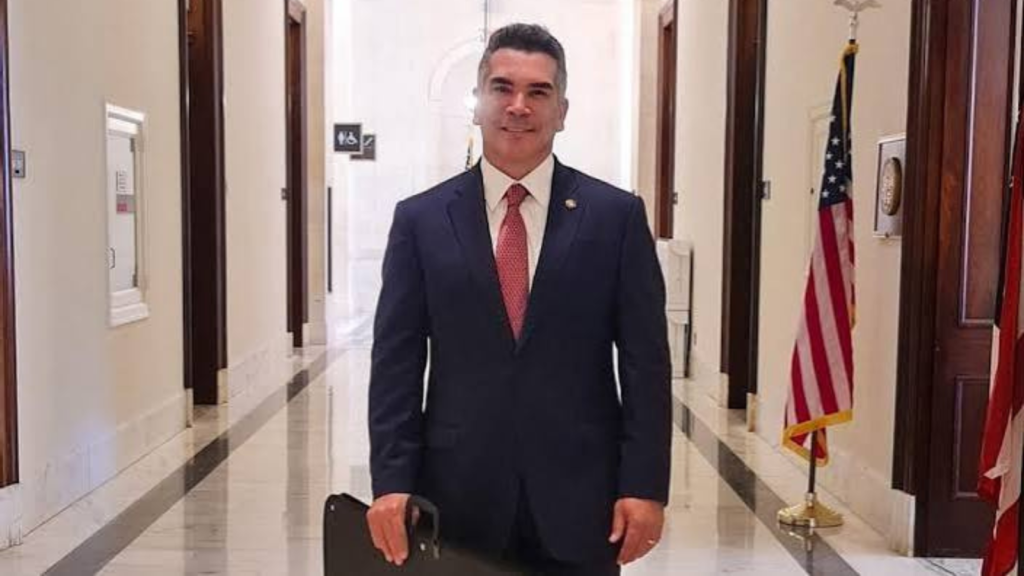 “Alito” Moreno lleva a EE.UU pleito contra Morena mientras enfrenta proceso de desafuero