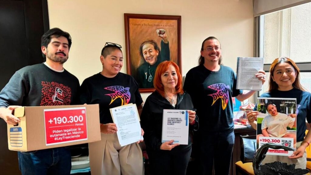 Ley Trasciende: activistas entregan 190 mil firmas a CNDH para abrir debate sobre muerte digna
