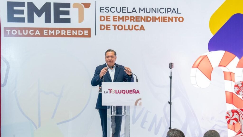 Ricardo Moreno impulsa educación para pequeños y medianos emprendedores en Toluca
