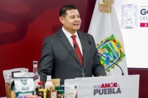 Funcionario del Gobierno de Puebla presenta el Sistema Integral de Movilidad en conferencia de prensa