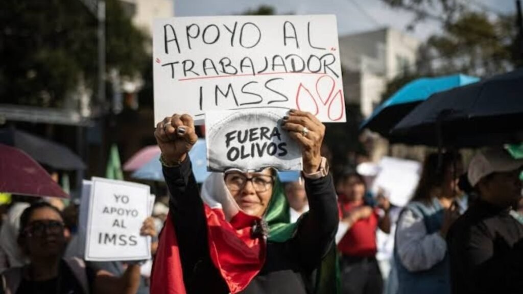 Trabajadores de IMSS rechazan 8% de aumento a salarios; lo califican de “raquítico”