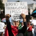 Trabajadores de IMSS rechazan 8% de aumento a salarios; lo califican de “raquítico”