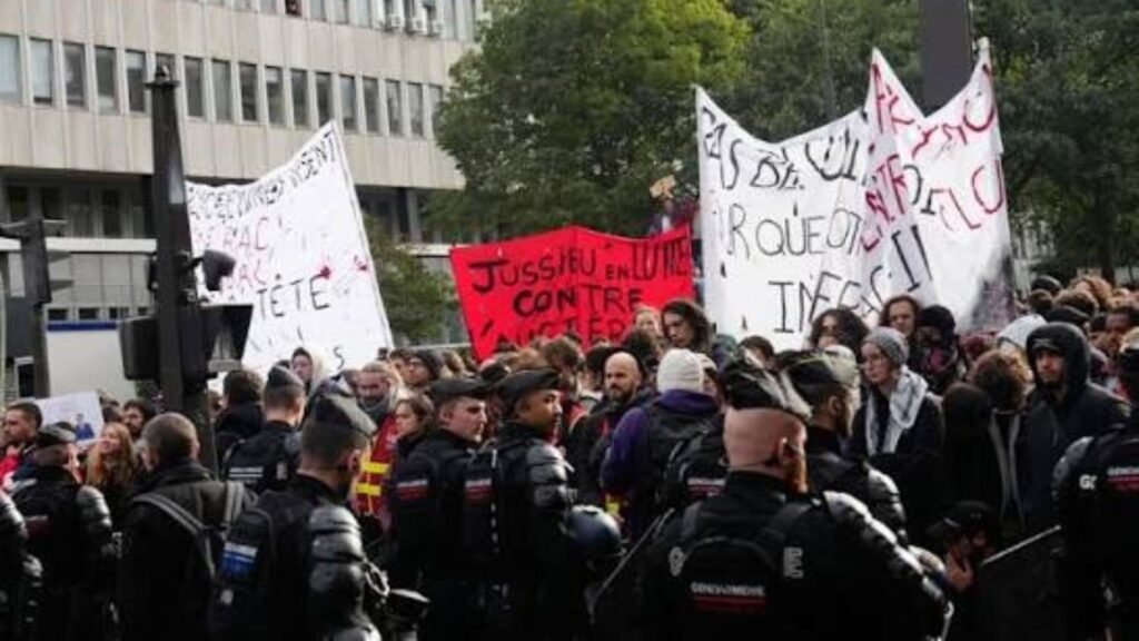 Desafían a Macron: miles protestan en París pese a prohibición