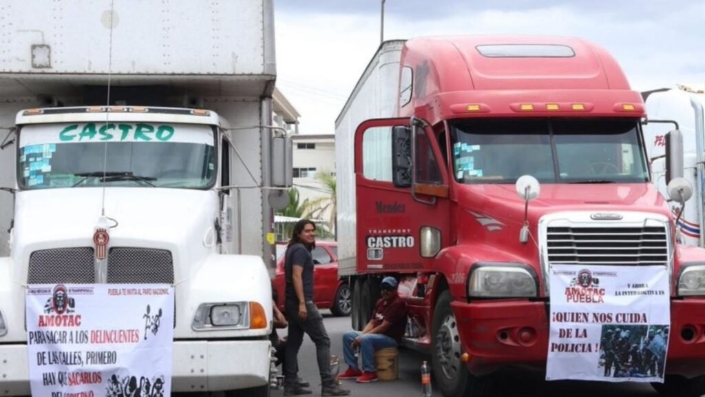Transportistas: mantienen bloqueos carreteros pese a que Canacar acepta diálogo con Segob