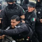 Jalisco investiga a 17 policías por protesta por agua en Guadalajara