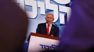Netanyahu pierde mayoría legislativa en Israel; negocia para mantenerse en el poder