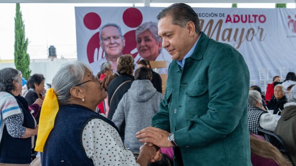 Toluca: Ricardo Moreno renueva Casa de Adulto Mayor en Santa Ana Tlapaltitlán